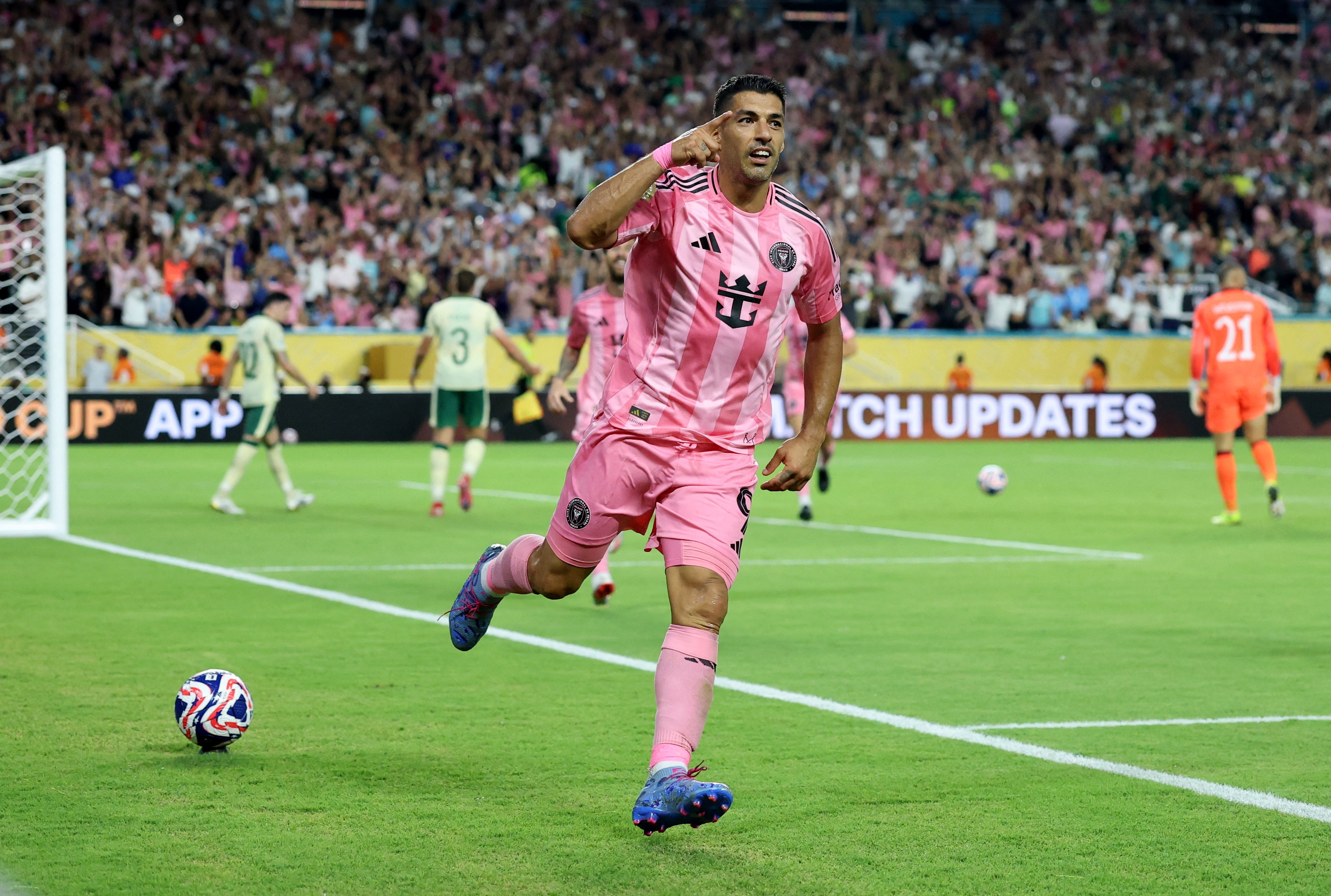 沙巴体育官方网站-双响制胜！苏牙：老队员就是要肩负更大的责任，我努力做到最好