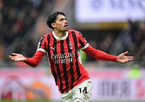 沙巴体育-记者：曼城、切尔西仍在关注赖因德斯，希望用欧冠吸引球员