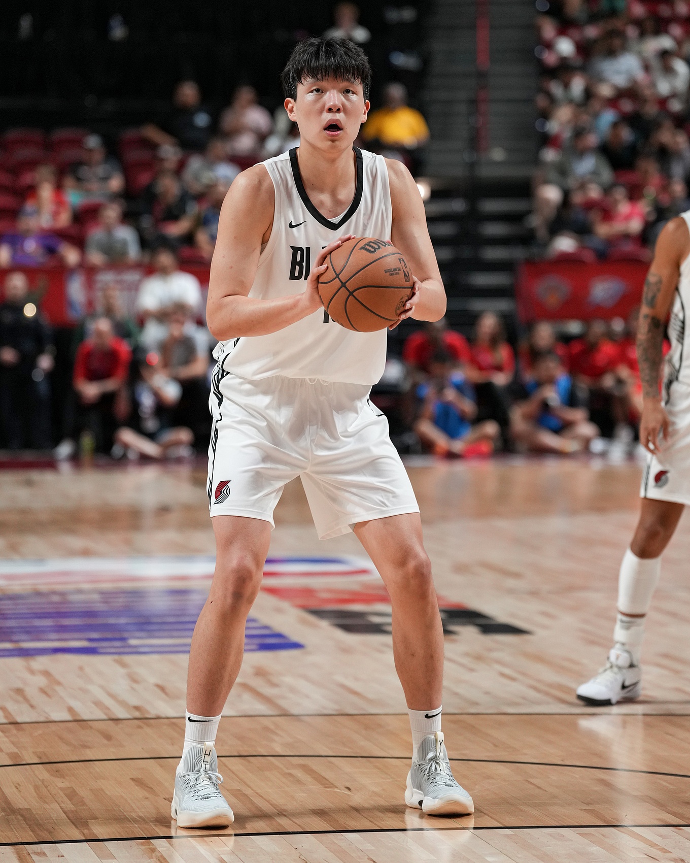 沙巴体育-队记：杨瀚森小腿和姚明一样强壮&amp;下肢力量够 但整体力量需提升