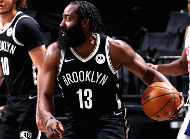 沙巴体育官网-格里芬缺席篮网险胜活塞 哈登超伯德三双率队取胜